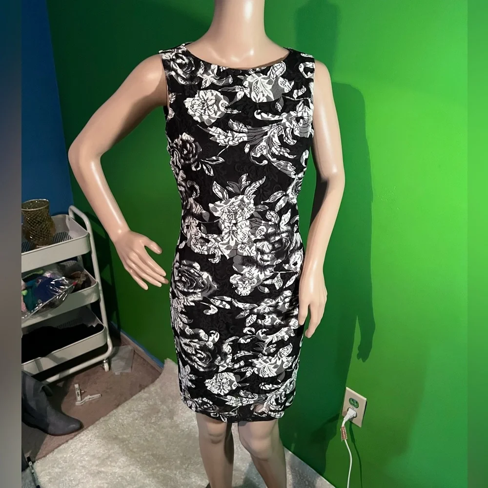 NWOT $295 Alice + Olivia | Black and White Floral Lace Mini Dress - Picture 3 of 13